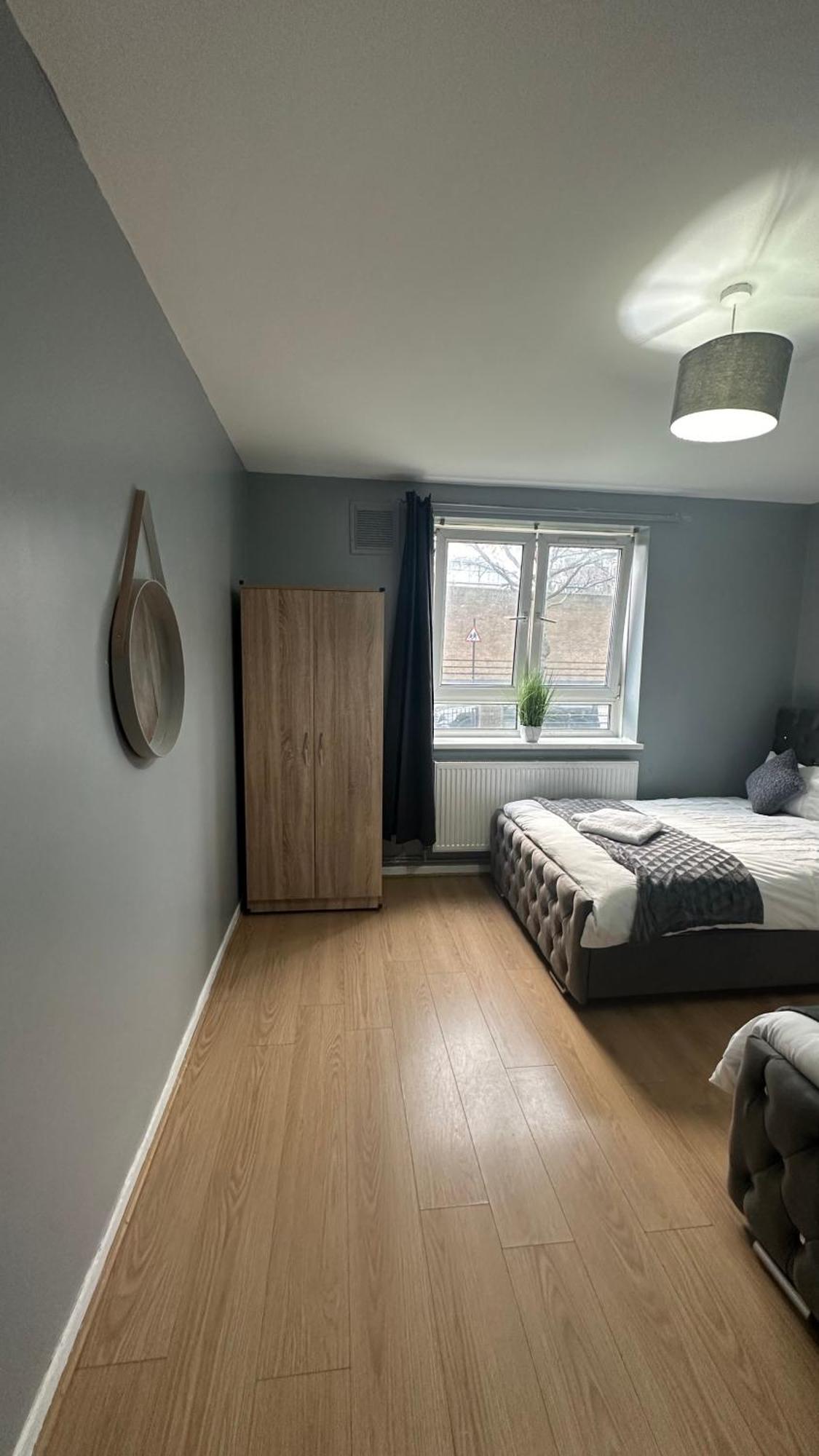 1 Bedroom Flat In Whitechapel, Londra Exterior foto