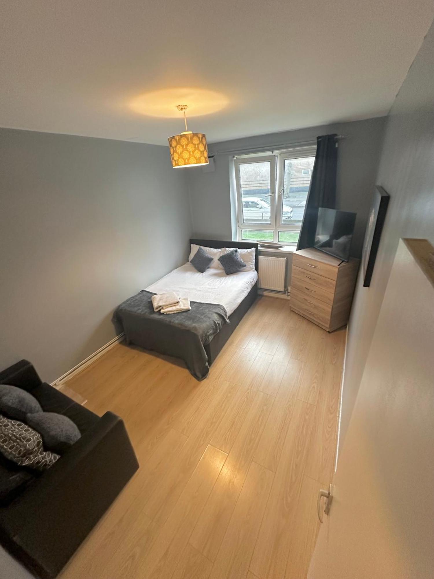 1 Bedroom Flat In Whitechapel, Londra Exterior foto