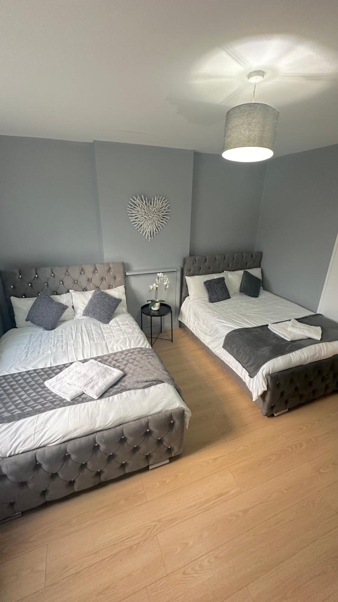 1 Bedroom Flat In Whitechapel, Londra Exterior foto