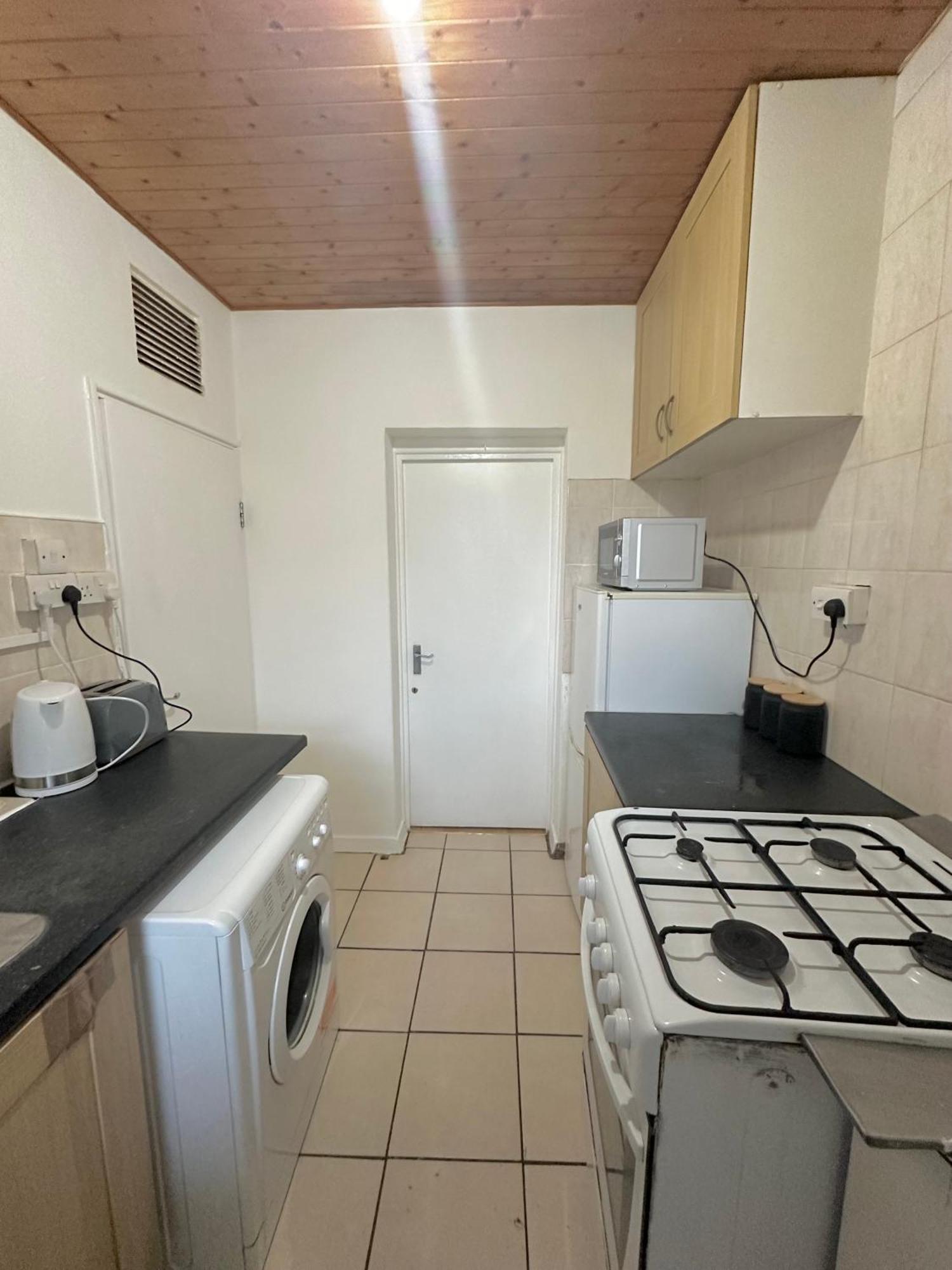 1 Bedroom Flat In Whitechapel, Londra Exterior foto