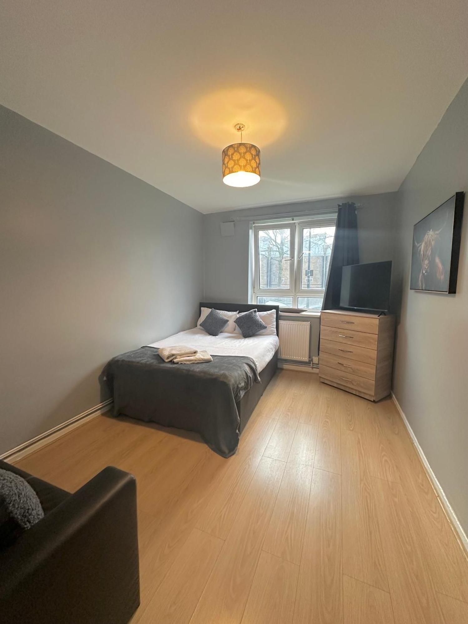 1 Bedroom Flat In Whitechapel, Londra Exterior foto
