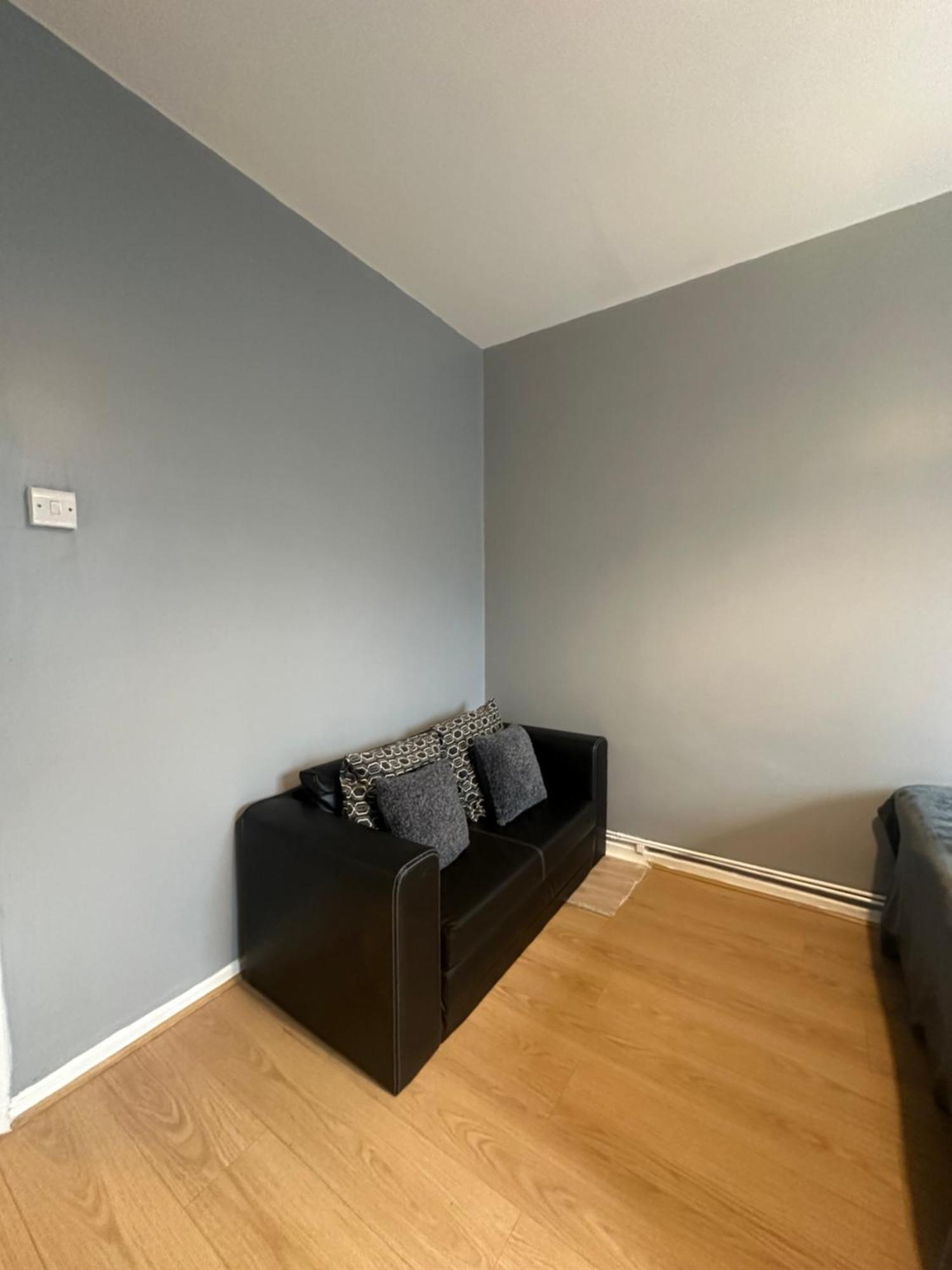1 Bedroom Flat In Whitechapel, Londra Exterior foto