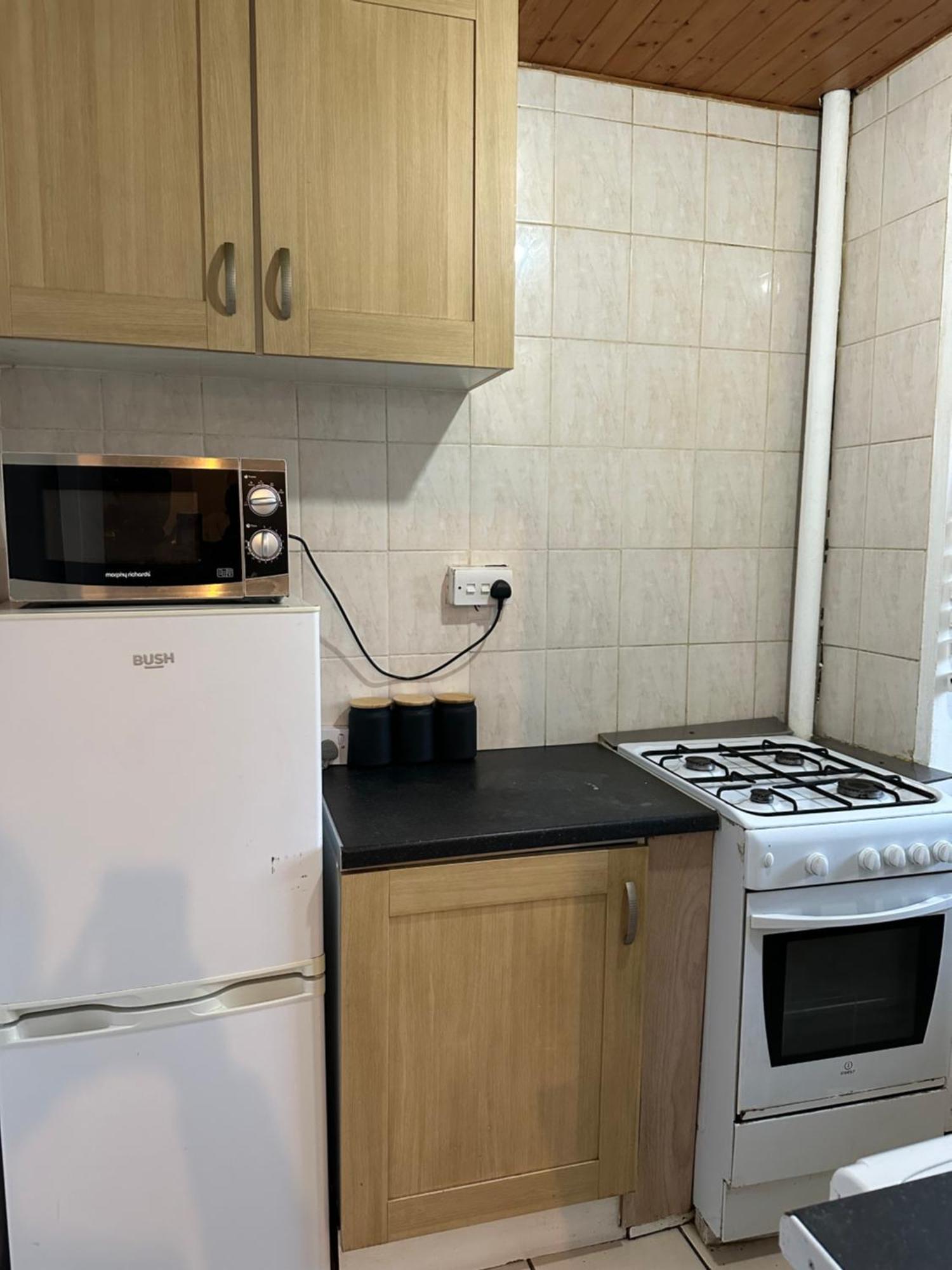 1 Bedroom Flat In Whitechapel, Londra Exterior foto