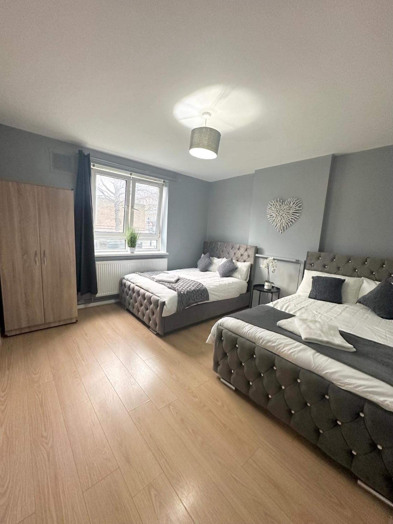 1 Bedroom Flat In Whitechapel, Londra Exterior foto
